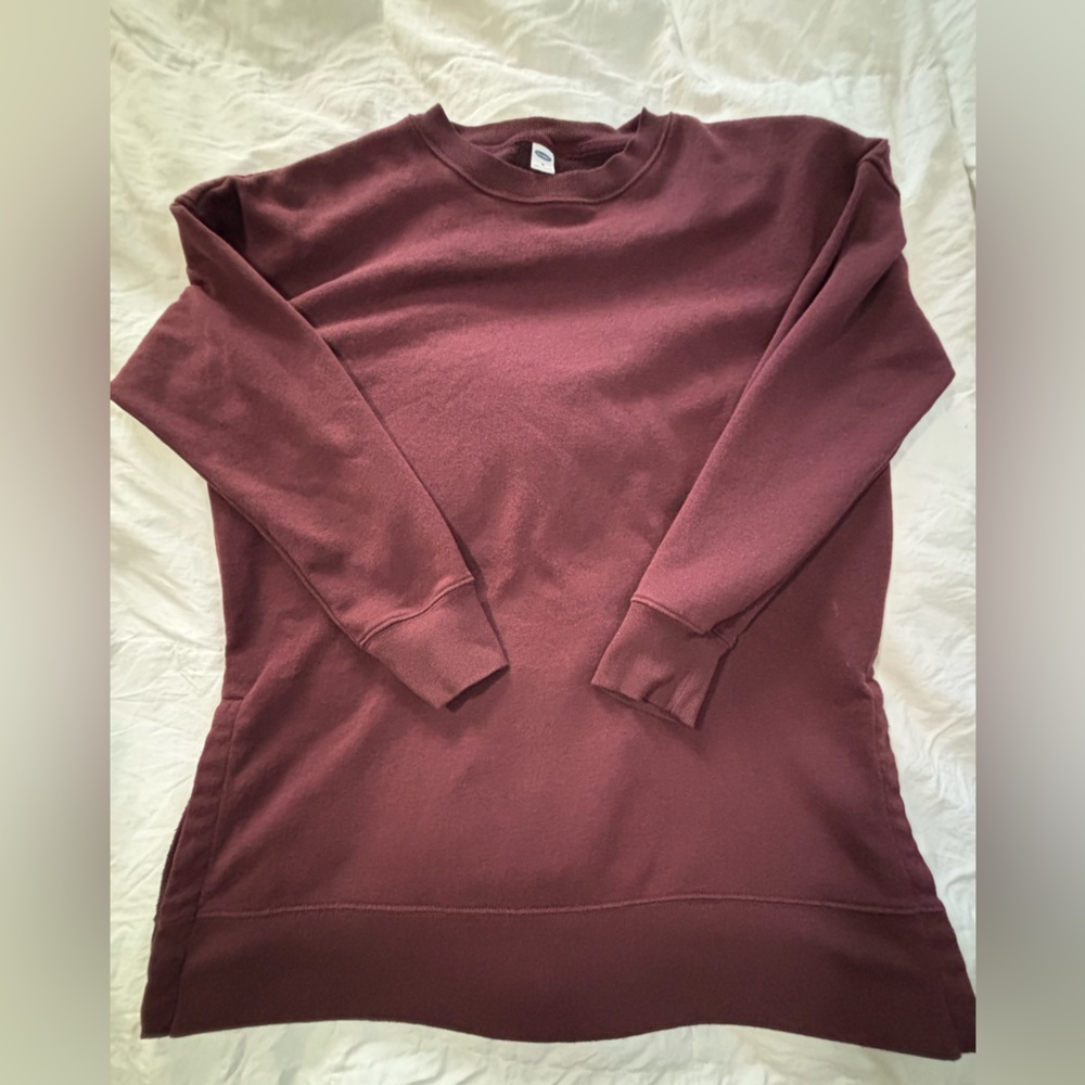 Women’s size medium burgundy colored crewneck